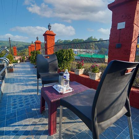 Berry Fresh Stays Mahabaleshwar With Pool Exteriör bild