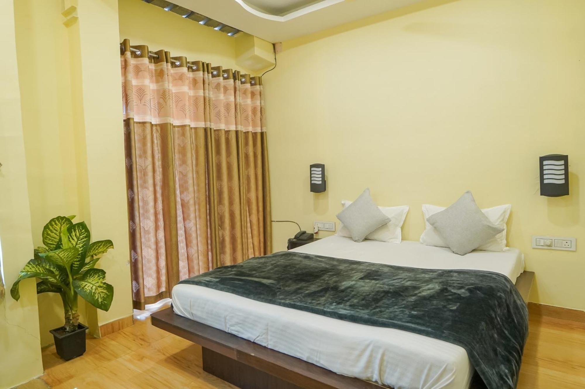 Berry Fresh Stays Mahabaleshwar With Pool Exteriör bild