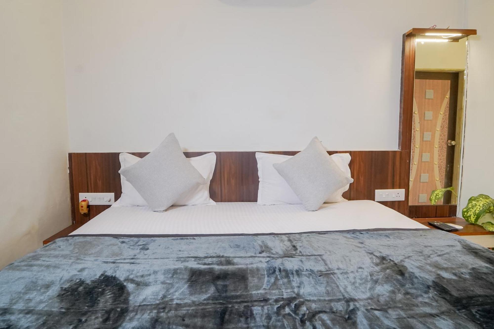 Berry Fresh Stays Mahabaleshwar With Pool Exteriör bild