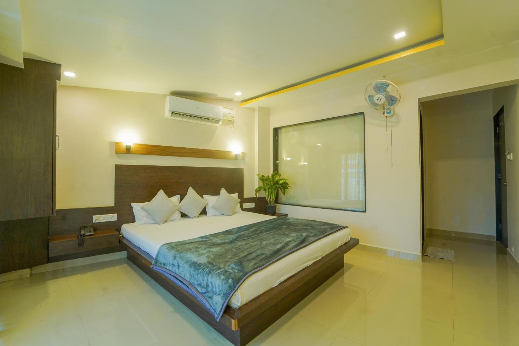 Berry Fresh Stays Mahabaleshwar With Pool Exteriör bild