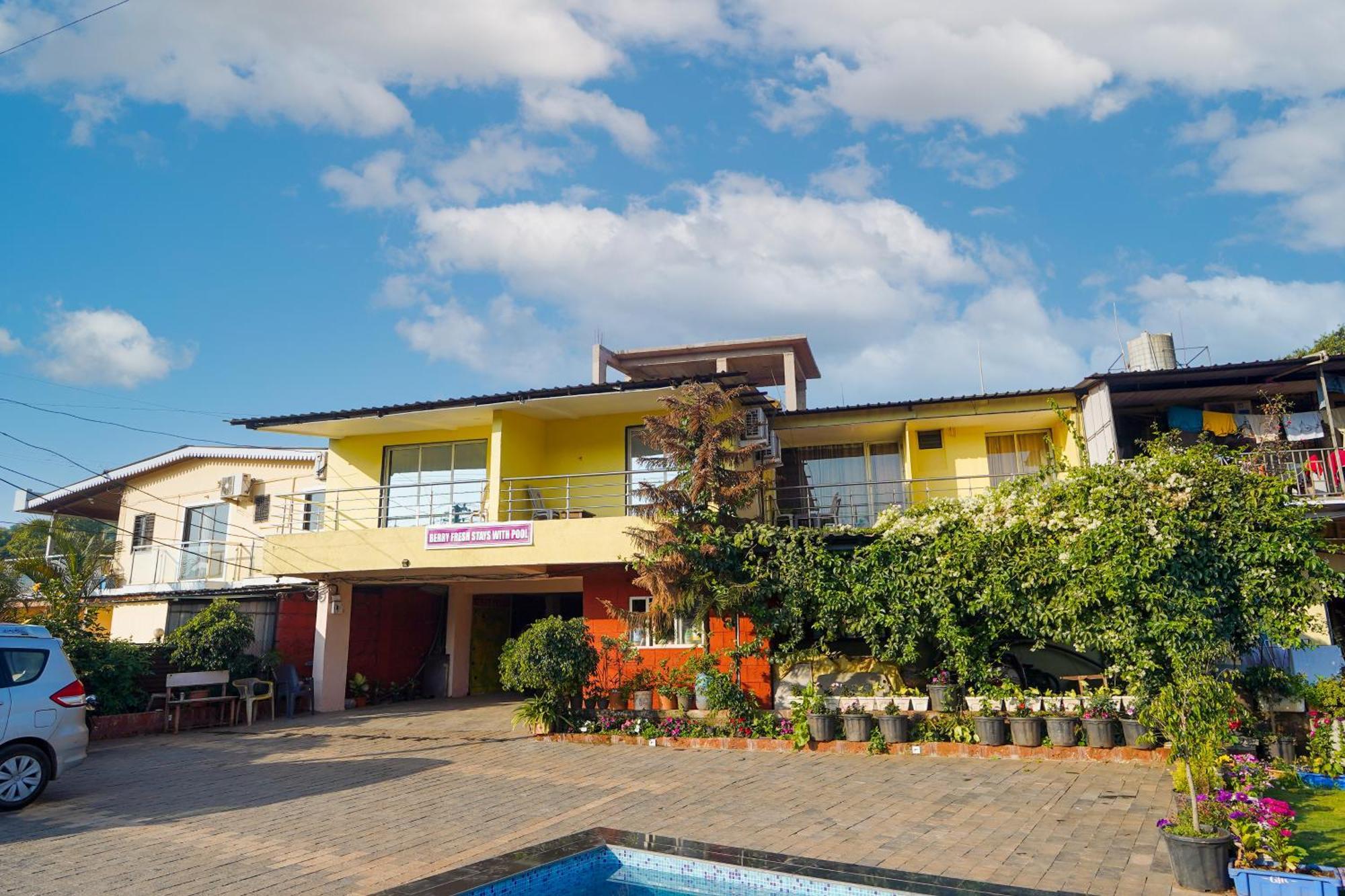 Berry Fresh Stays Mahabaleshwar With Pool Exteriör bild