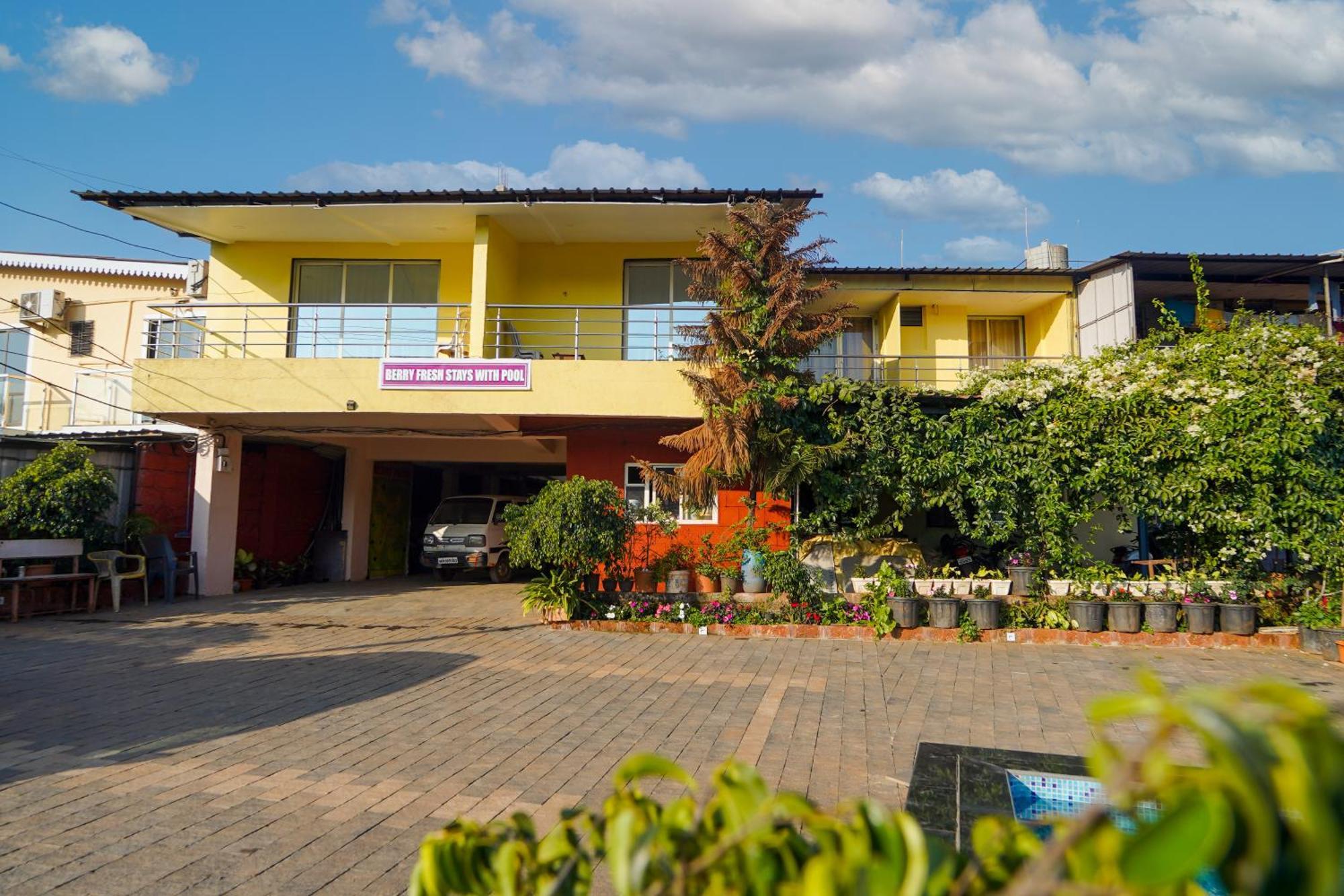 Berry Fresh Stays Mahabaleshwar With Pool Exteriör bild