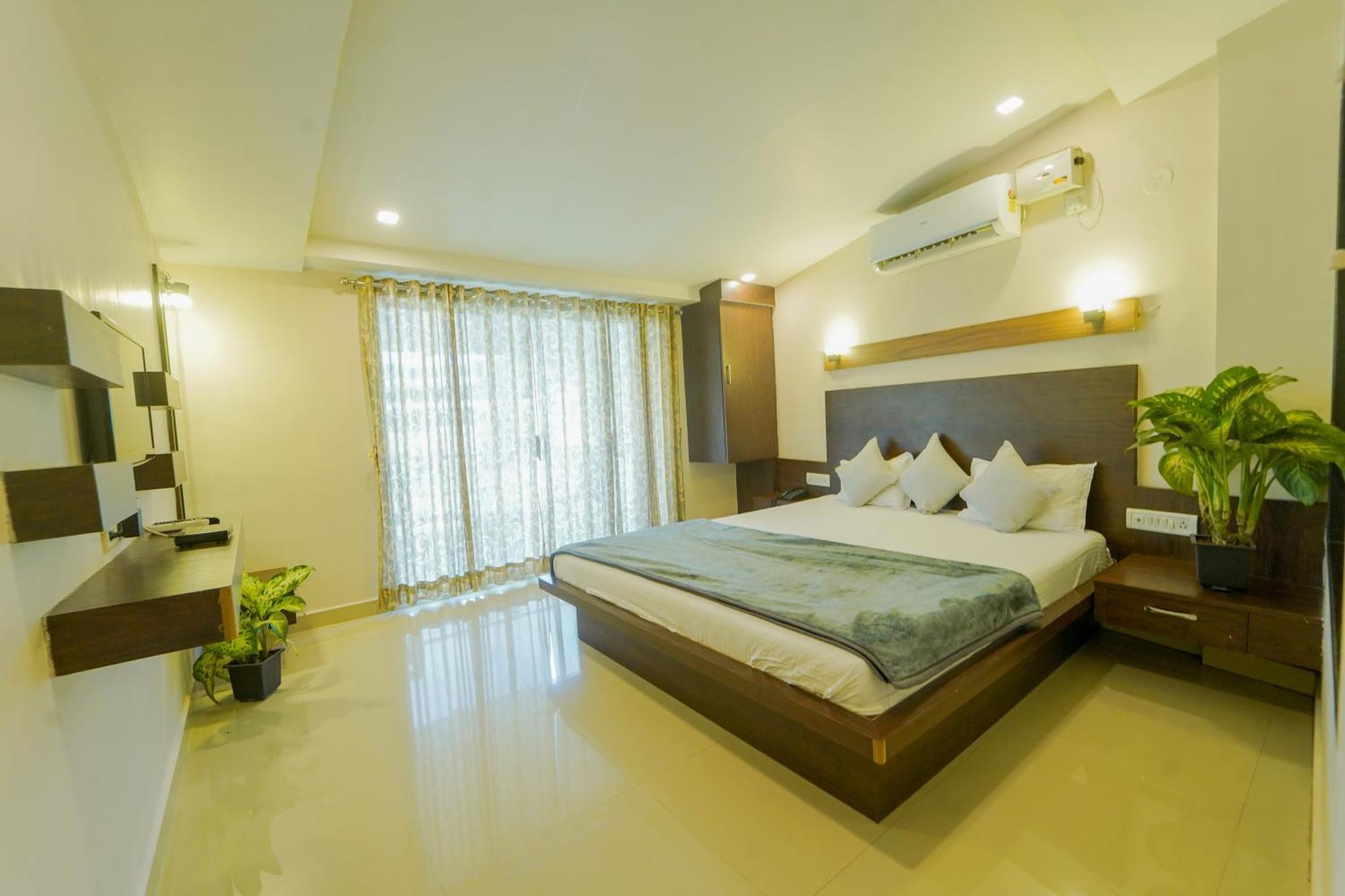 Berry Fresh Stays Mahabaleshwar With Pool Exteriör bild